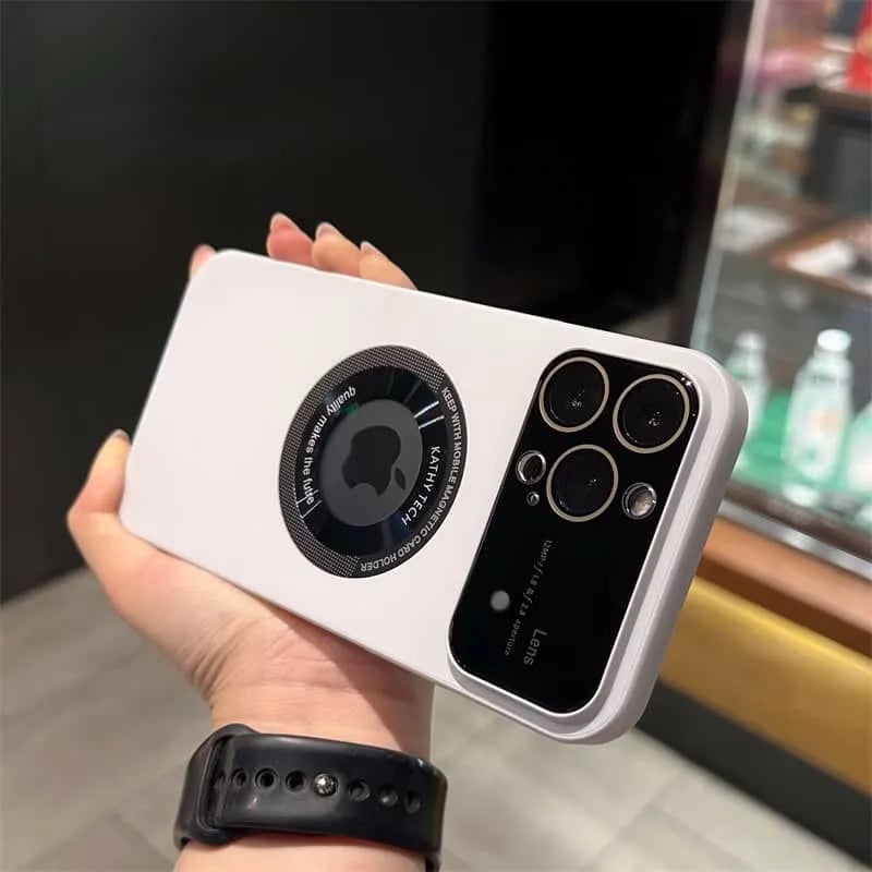 Magnetic large window mirror case
