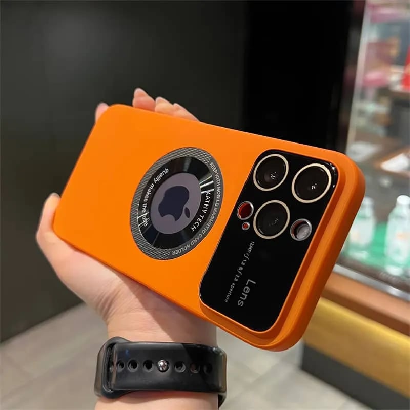 Magnetic large window mirror case