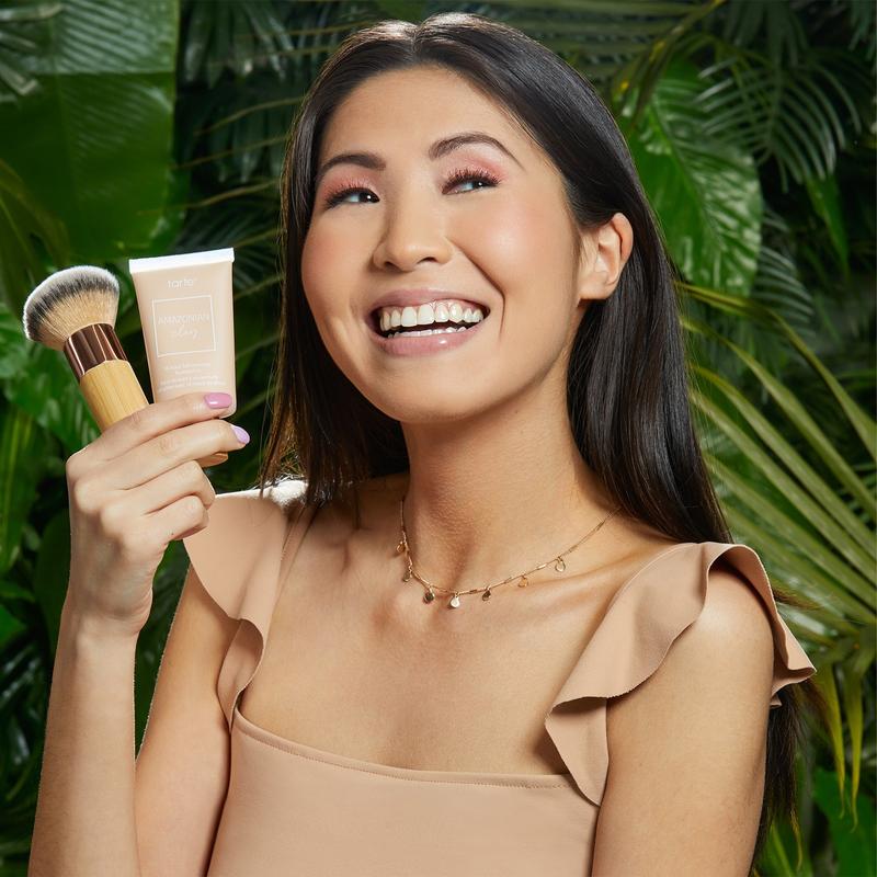 Fluffy Dome Foundation Brush