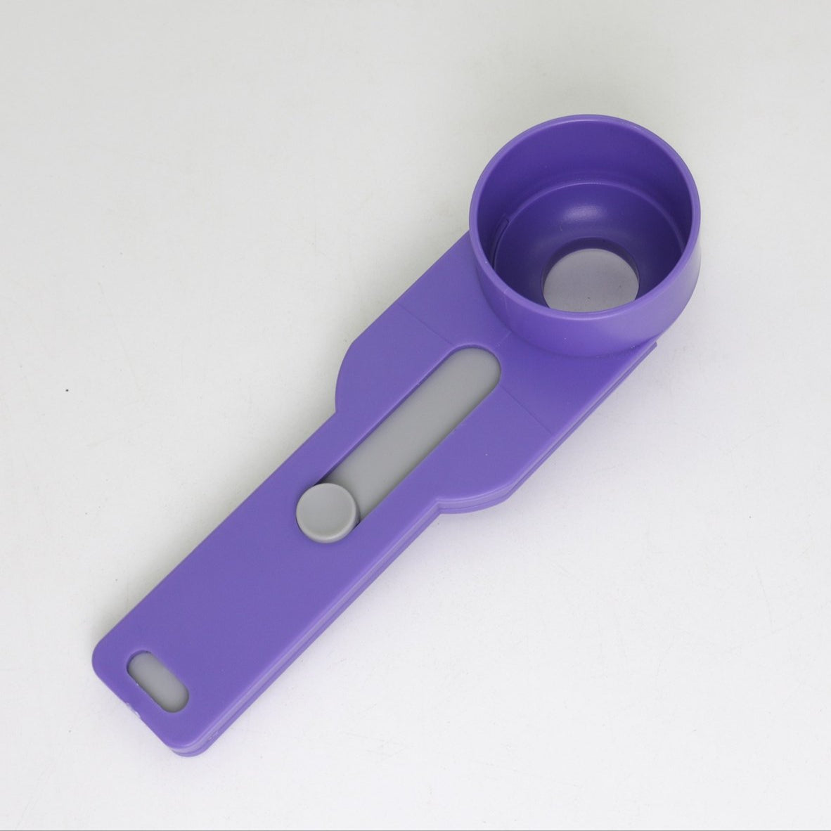 Practical and compact coffee scoop funnel with sliding measuring function