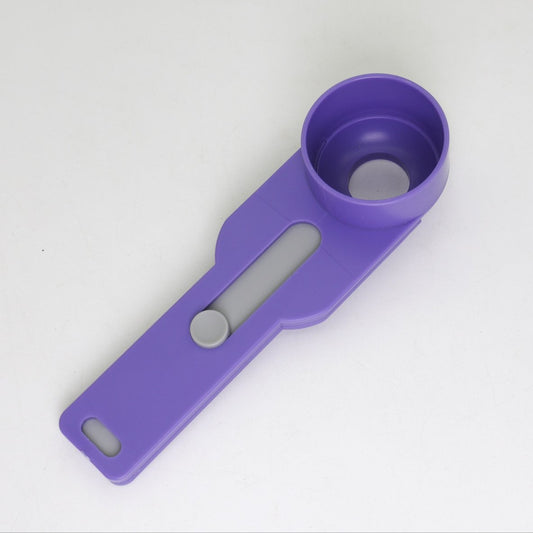 Practical and compact coffee scoop funnel with sliding measuring function