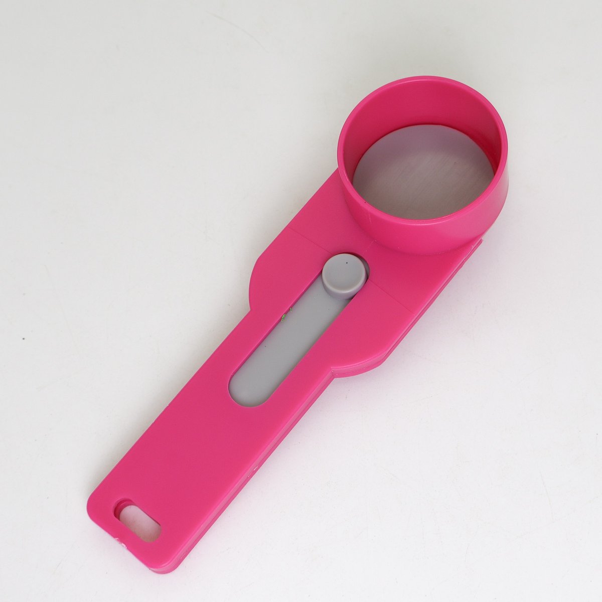 Practical and compact coffee scoop funnel with sliding measuring function