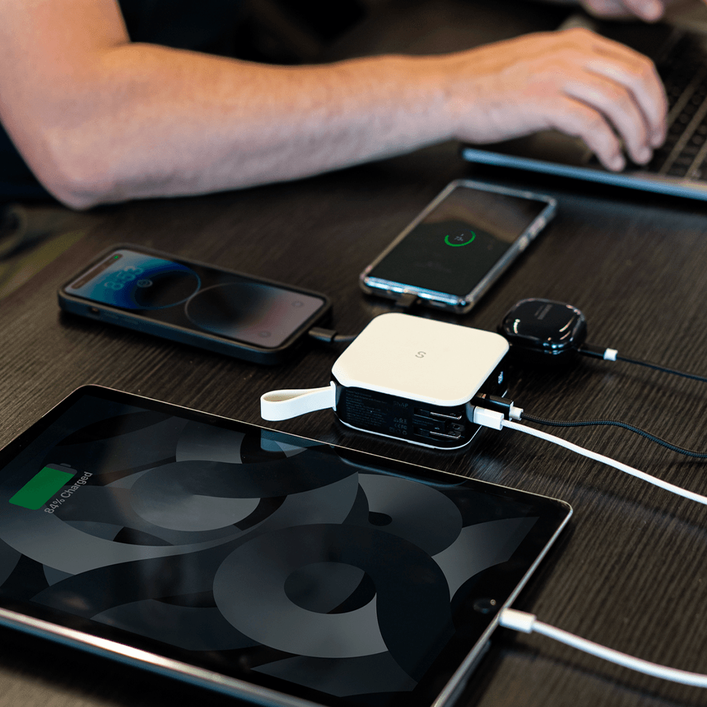 PowerPack Universal - With Adaptor (UK+EU+AU)