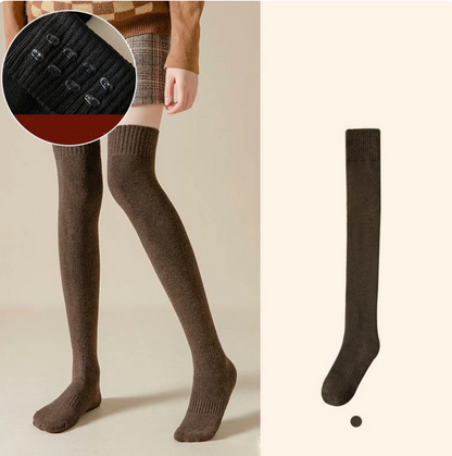🧦 Medias gruesas hasta la rodilla – La combinación perfecta de calor y estilo