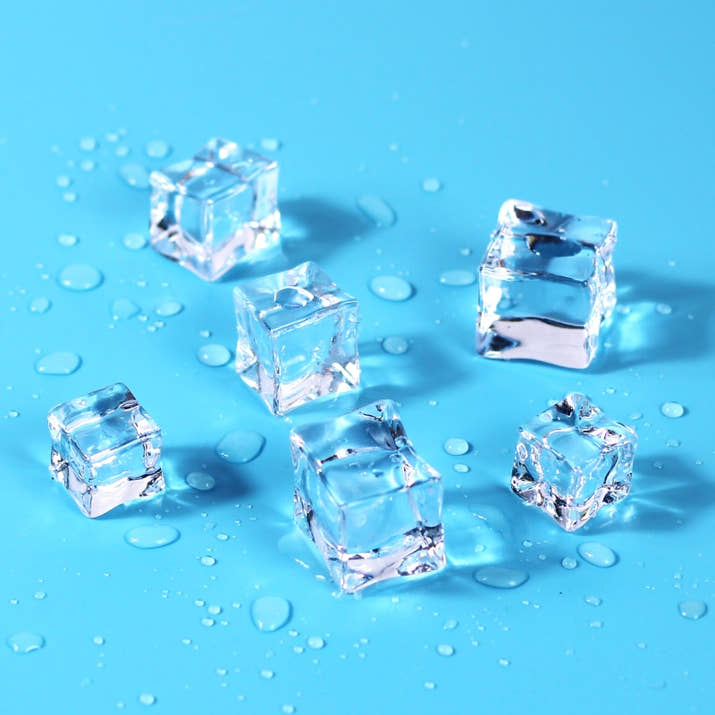28pcs Transparent Granule Ice Artificial
